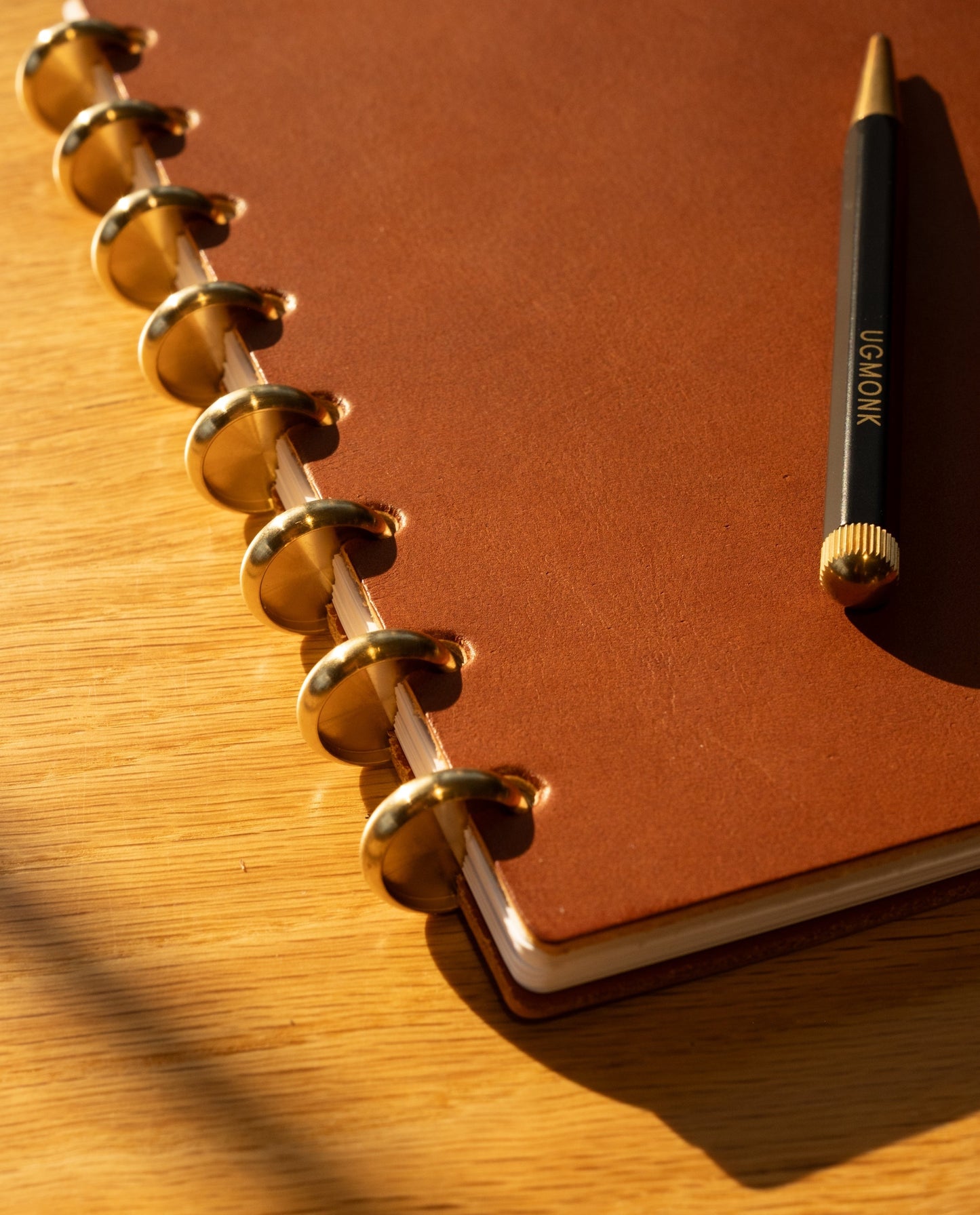 Discbound Heirloom Journal Bundle (Tan Leather - Standard 6" x 8.5" + 3 Refills)