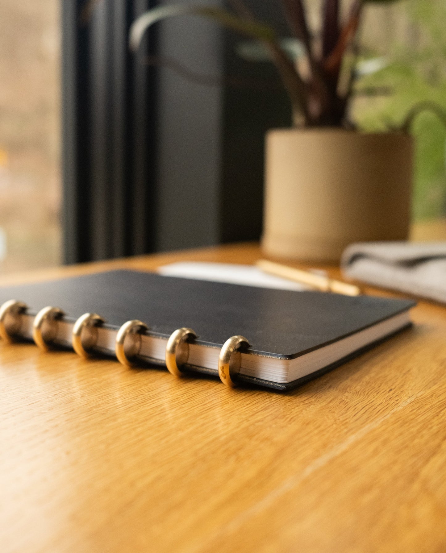 Discbound Heirloom Journal Bundle (Black Leather - Standard 6" x 8.5" + 3 Refills)