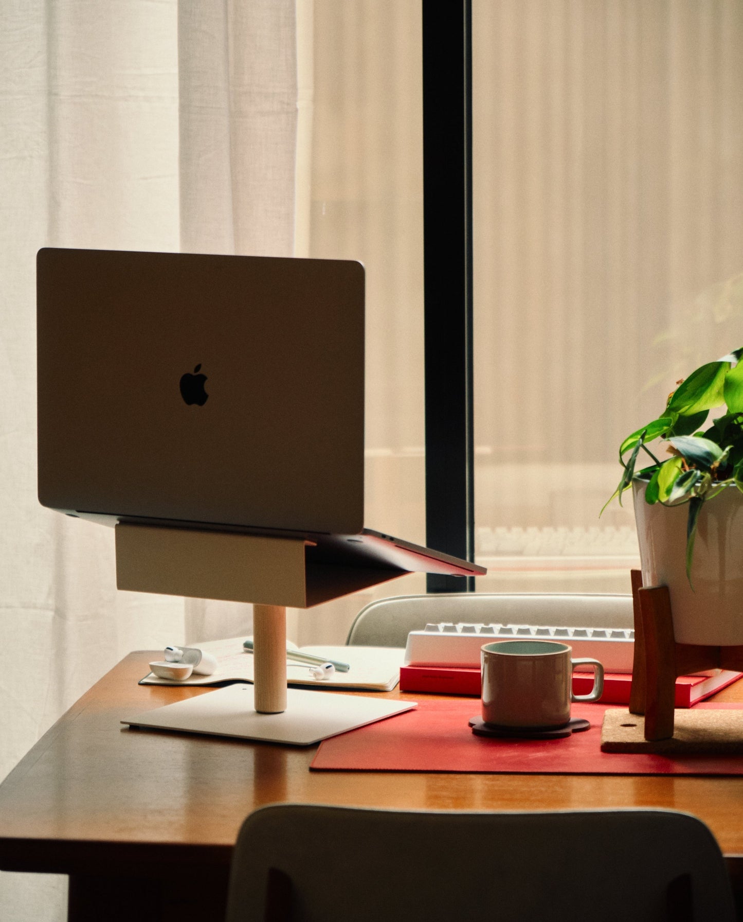 Gather Laptop Stand (White/Walnut)