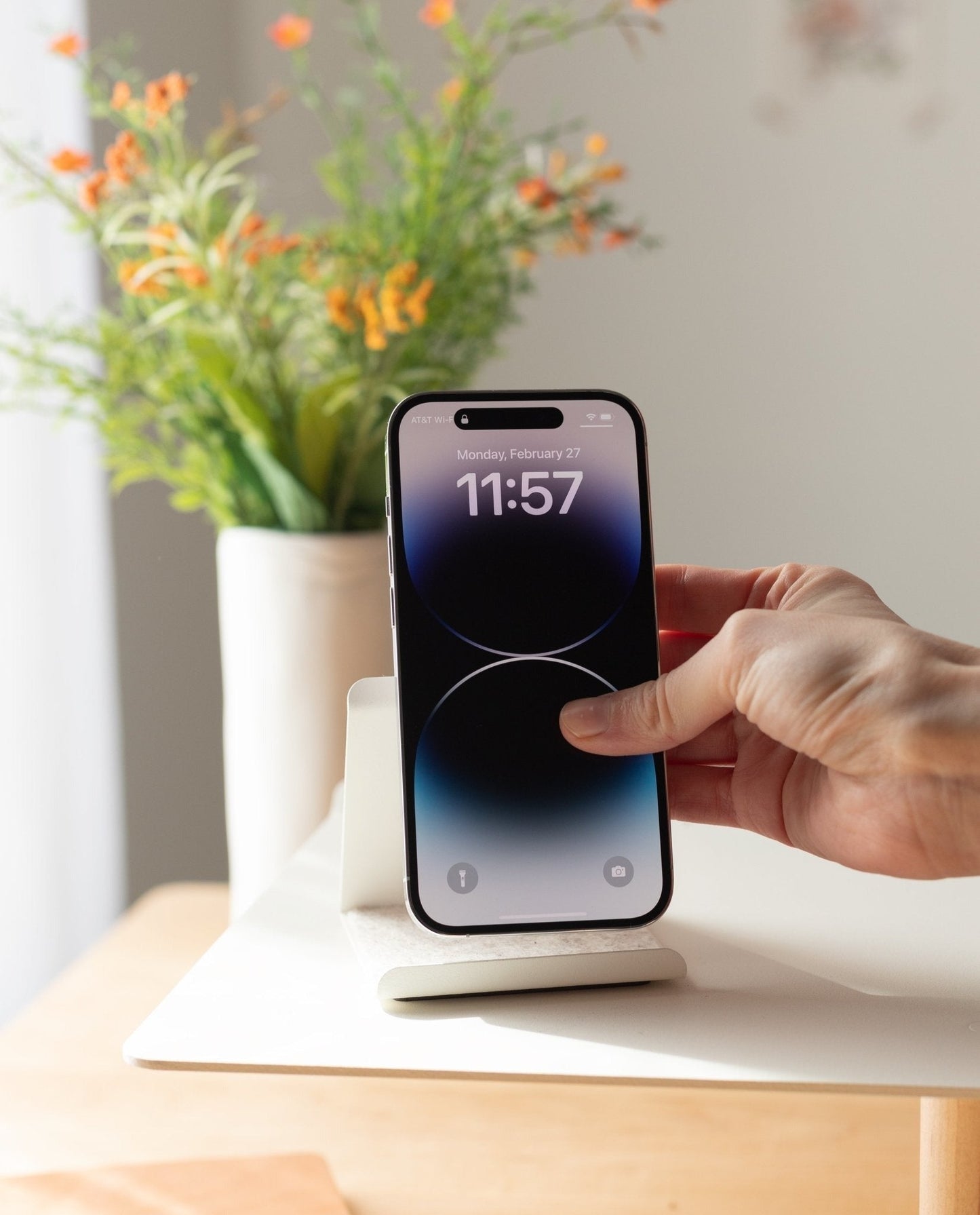 Gather Phone Stand (1x1 - White)