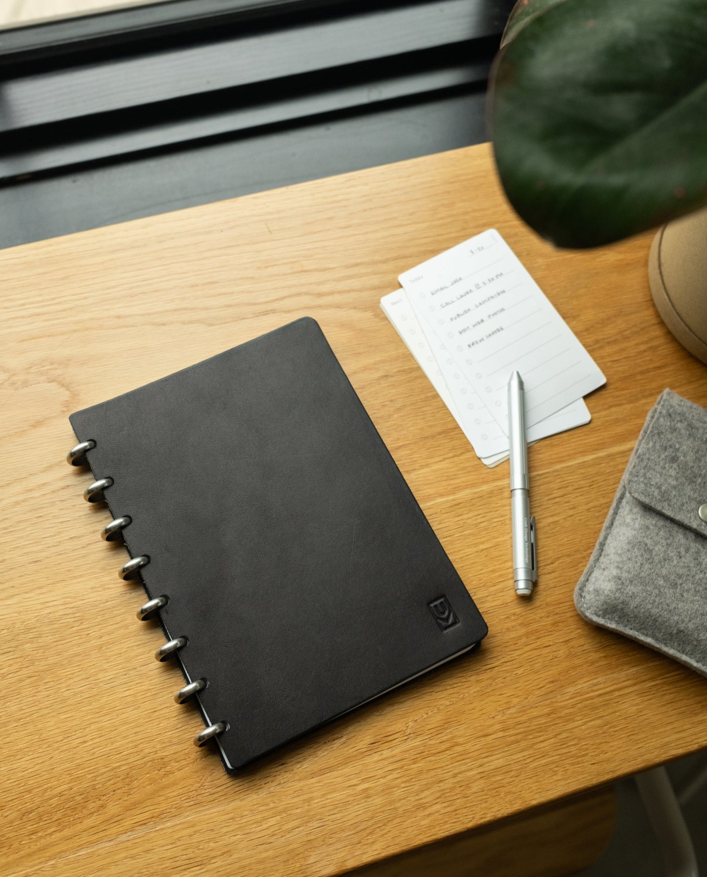 Discbound Heirloom Journal Bundle (Black Leather - Standard 6" x 8.5" + 3 Refills)